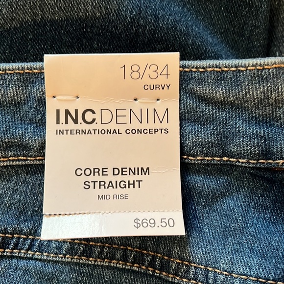 Never worn crop denim. - Picture 3 of 4